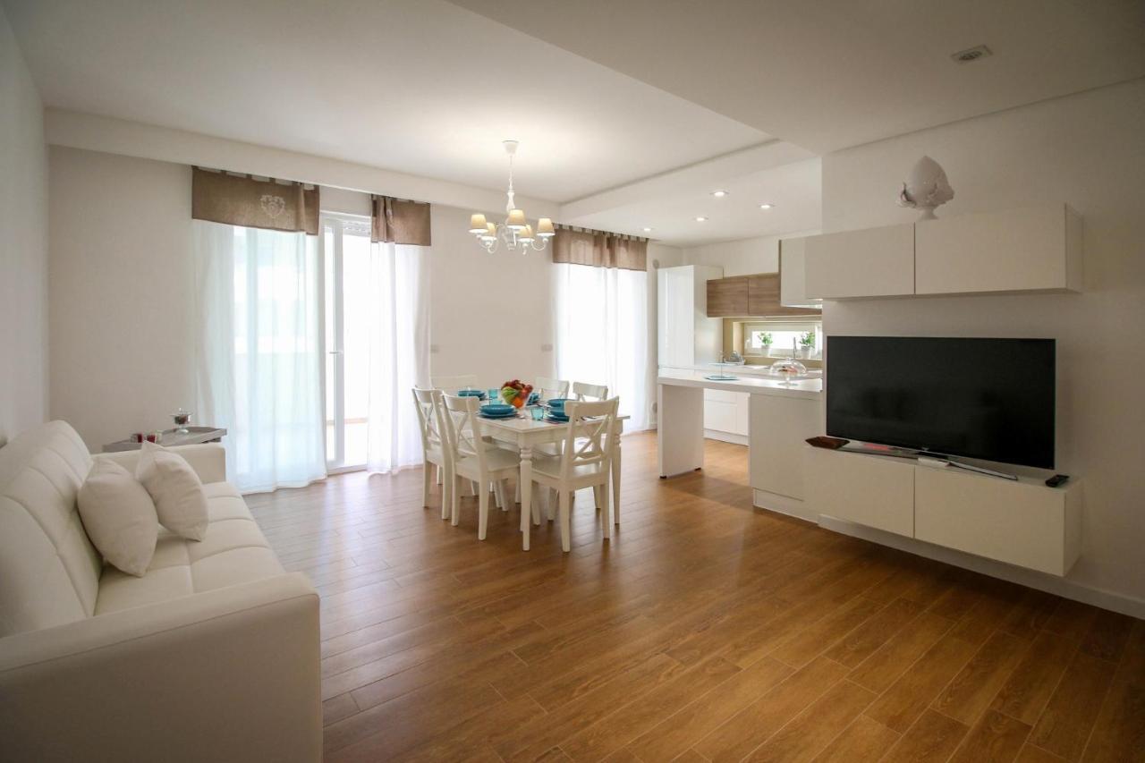 Whitehouse- Monopoli Appartement Buitenkant foto